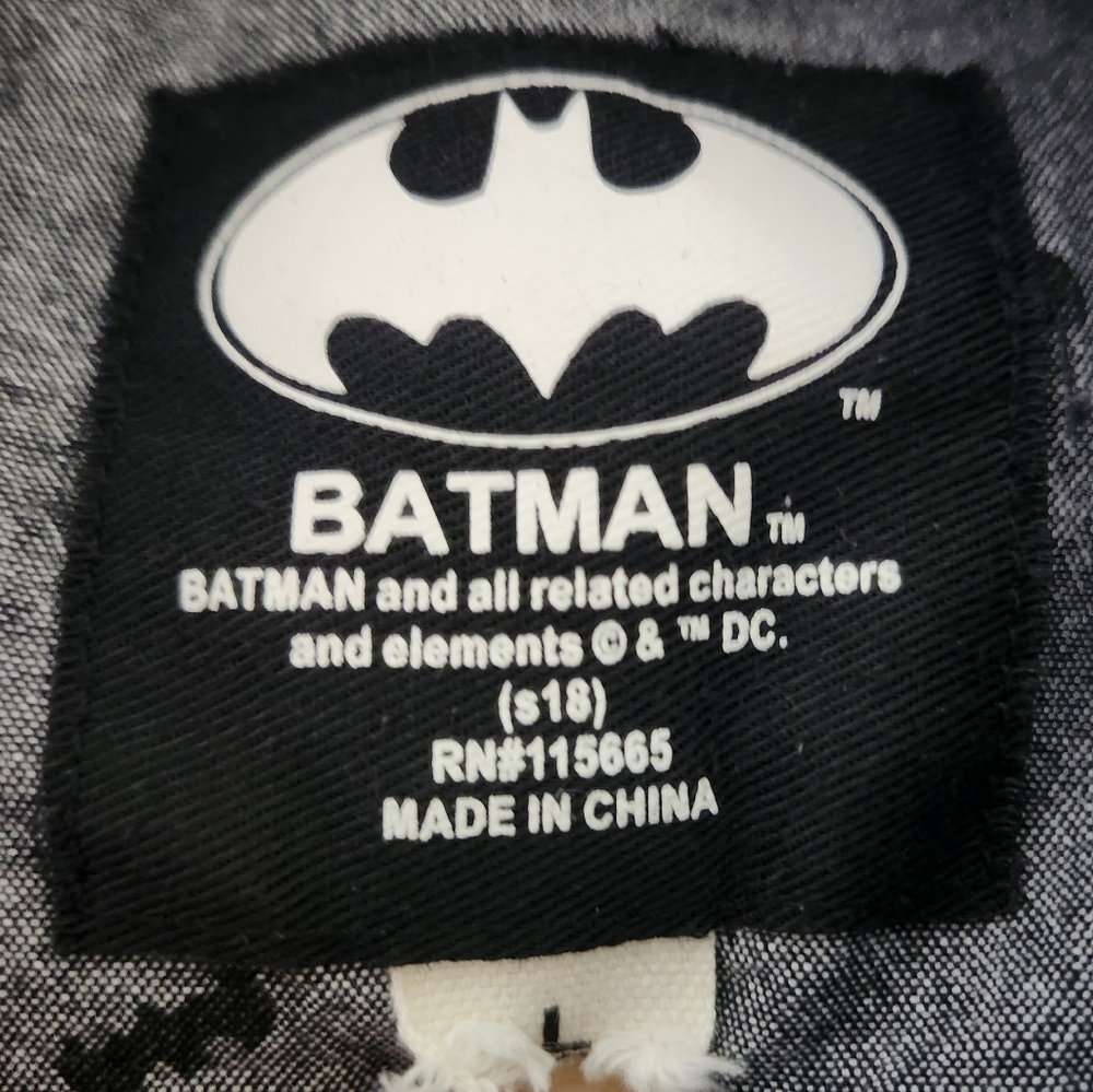 Batman Men’s Large Button Down Short Sleeve Shirt Gray 100% Cotton - Picture 4 of 8